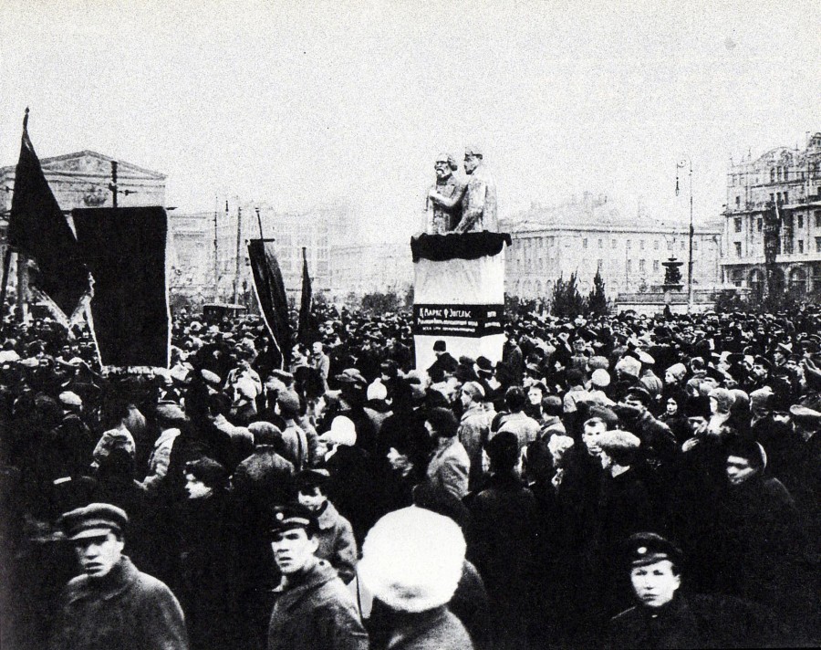50893 Открытие памятника Марксу и Энгельсу на Театральной площади